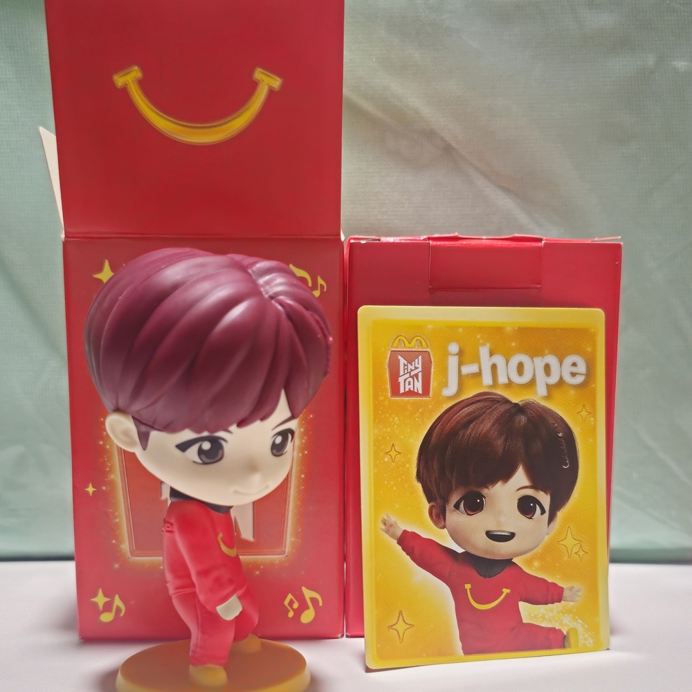 J-Hope TINYTAN x McDonald's. (Encore) - Picture 2 of 2